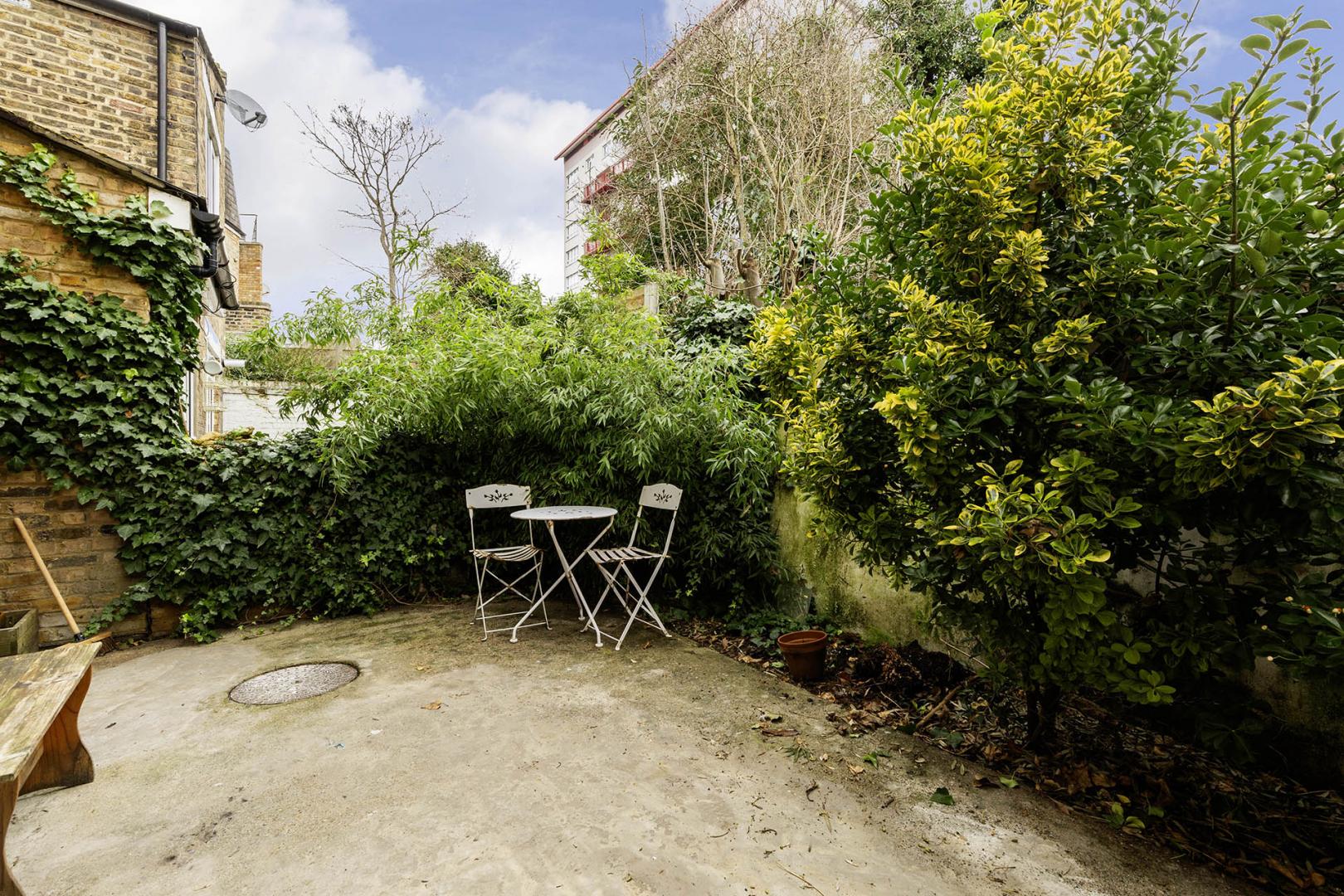 4 bedroom house located a short walk to Stoke Newington Station  Listria Park, Stoke Newington